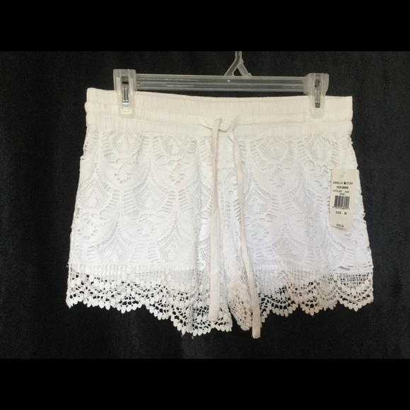 VANILLA Star Crocheted Shorts - Picture 1 of 6